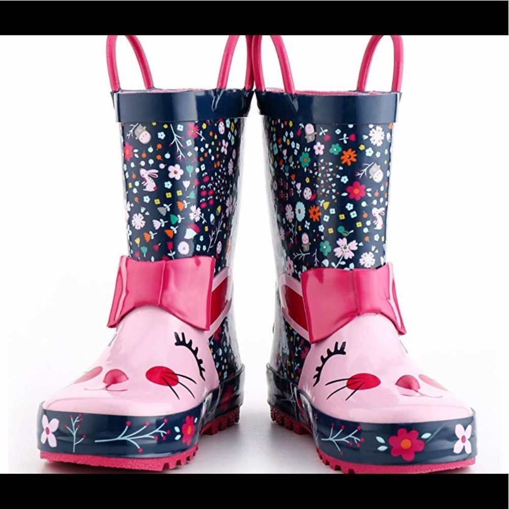 KomForme Kids Rainboots. Purple cat print.